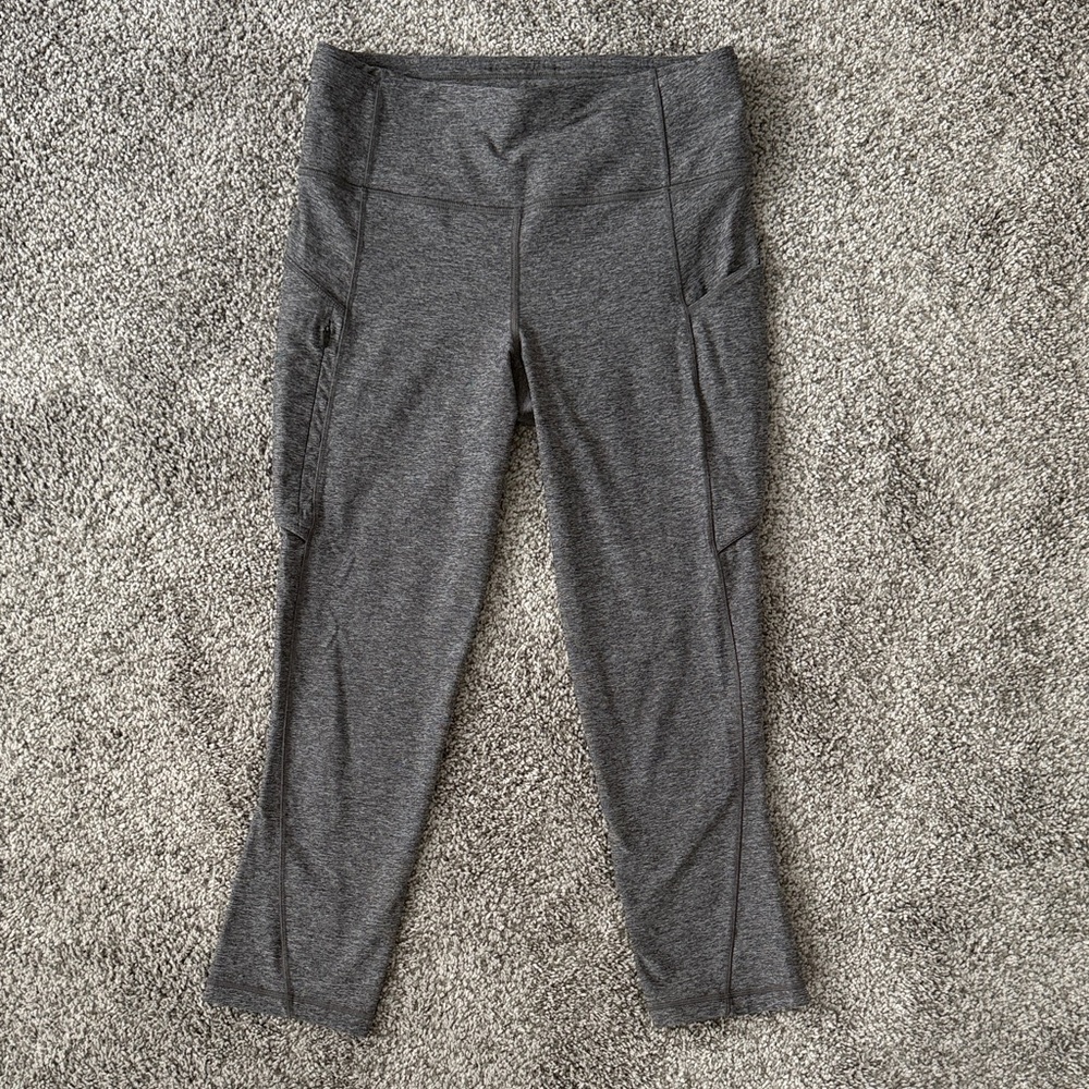 Lululemon Athletica cropped leggings, size 6